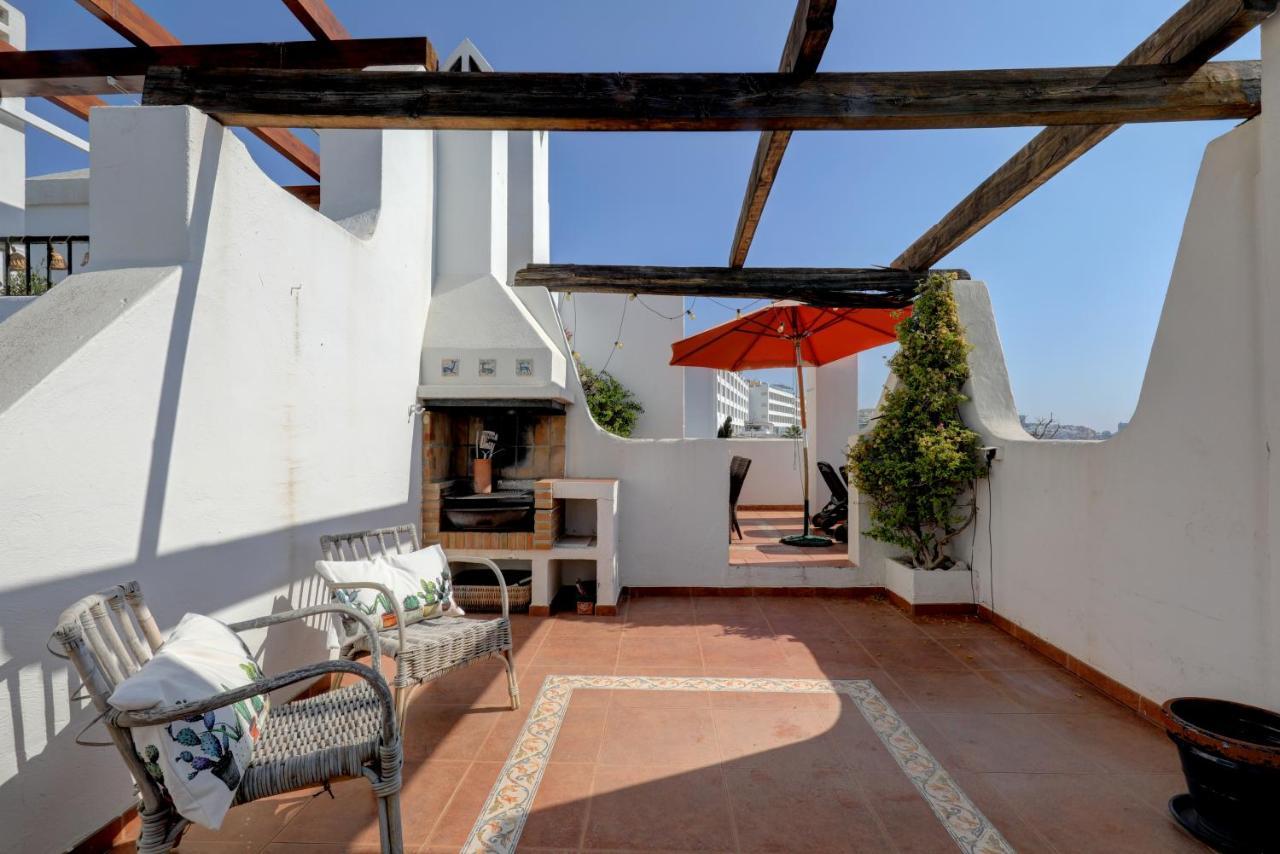 082 - Stunning Sea Views Beachfront Apartment 베날마데나코스타 외부 사진