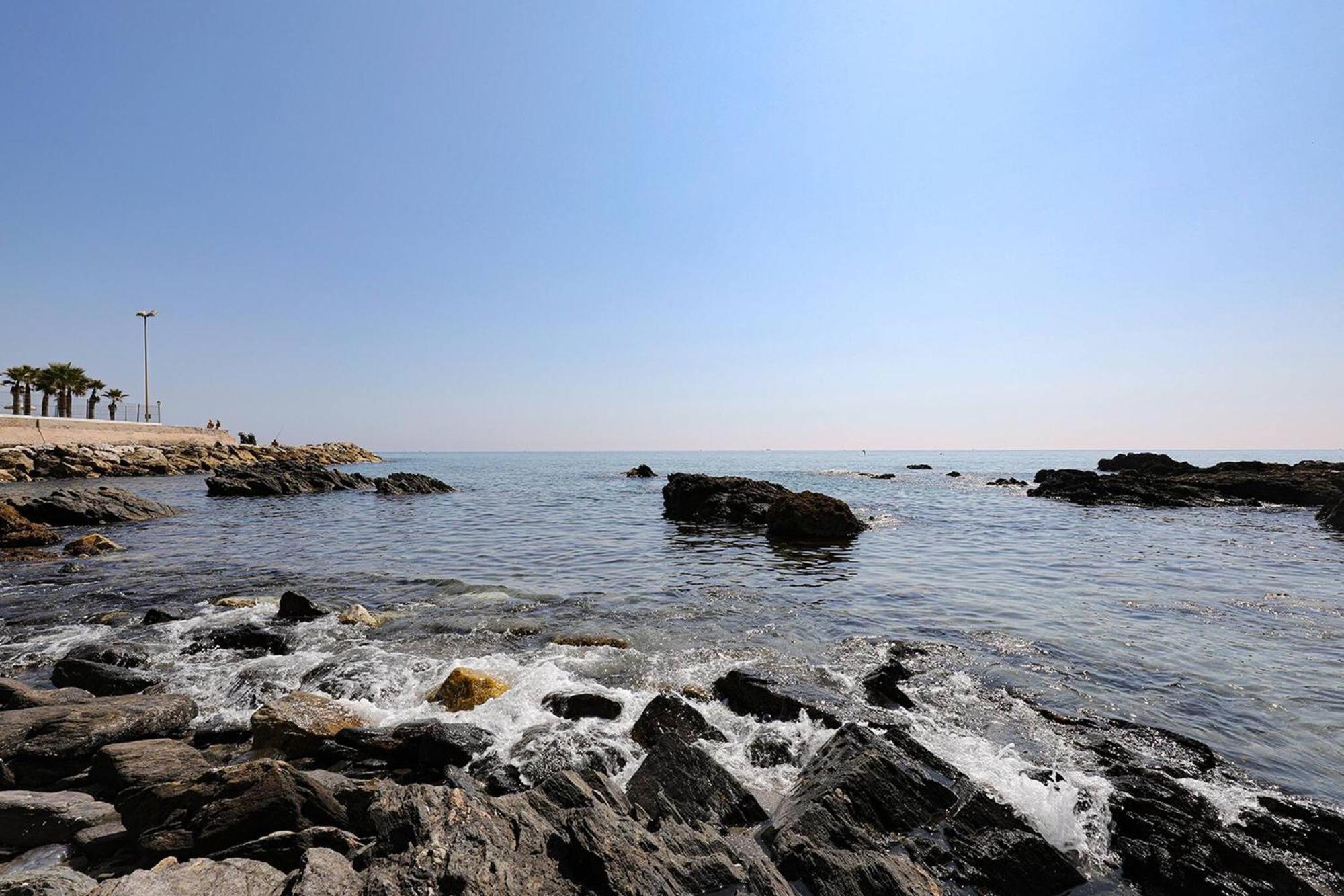 082 - Stunning Sea Views Beachfront Apartment 베날마데나코스타 외부 사진