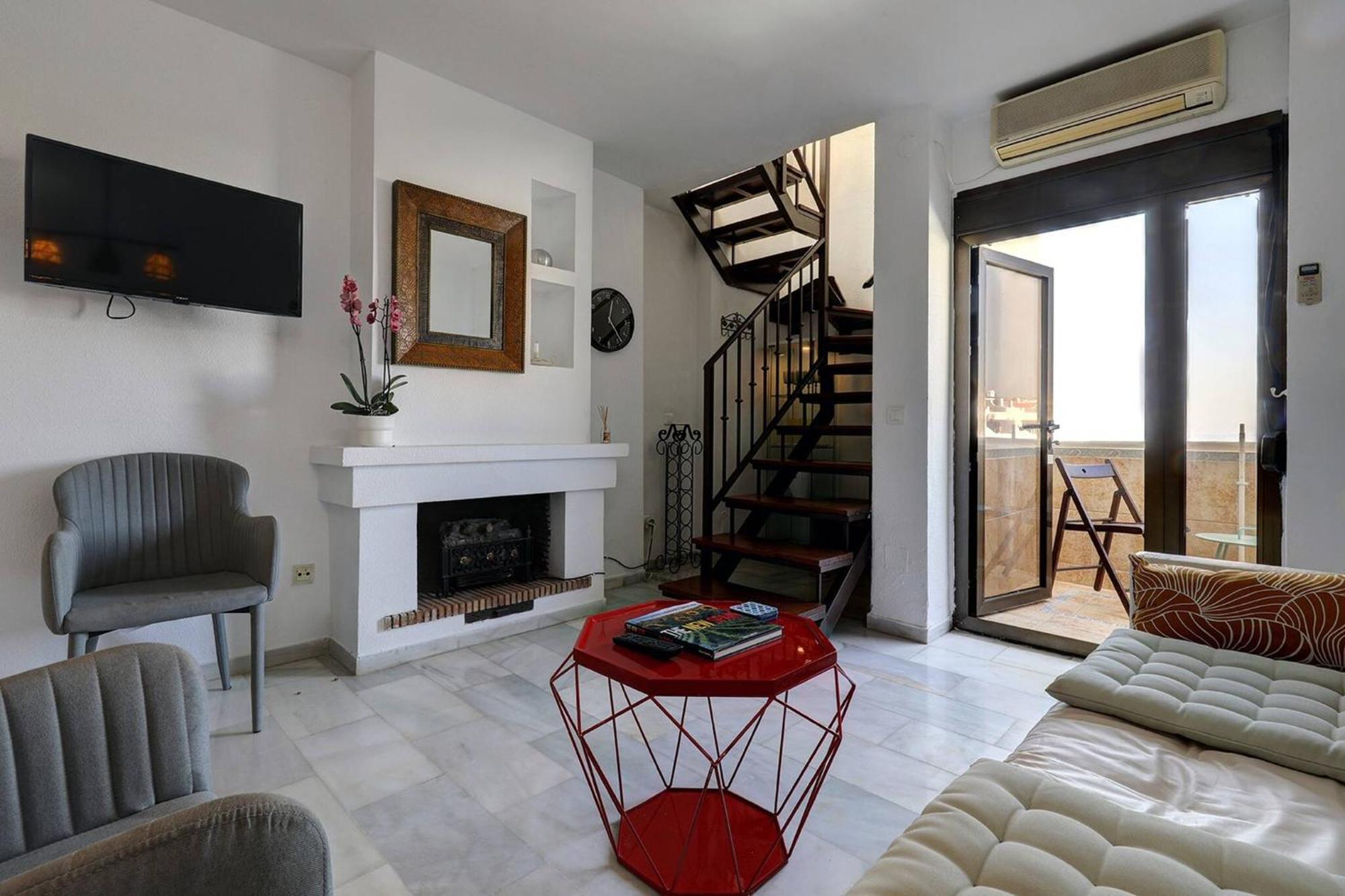 082 - Stunning Sea Views Beachfront Apartment 베날마데나코스타 외부 사진