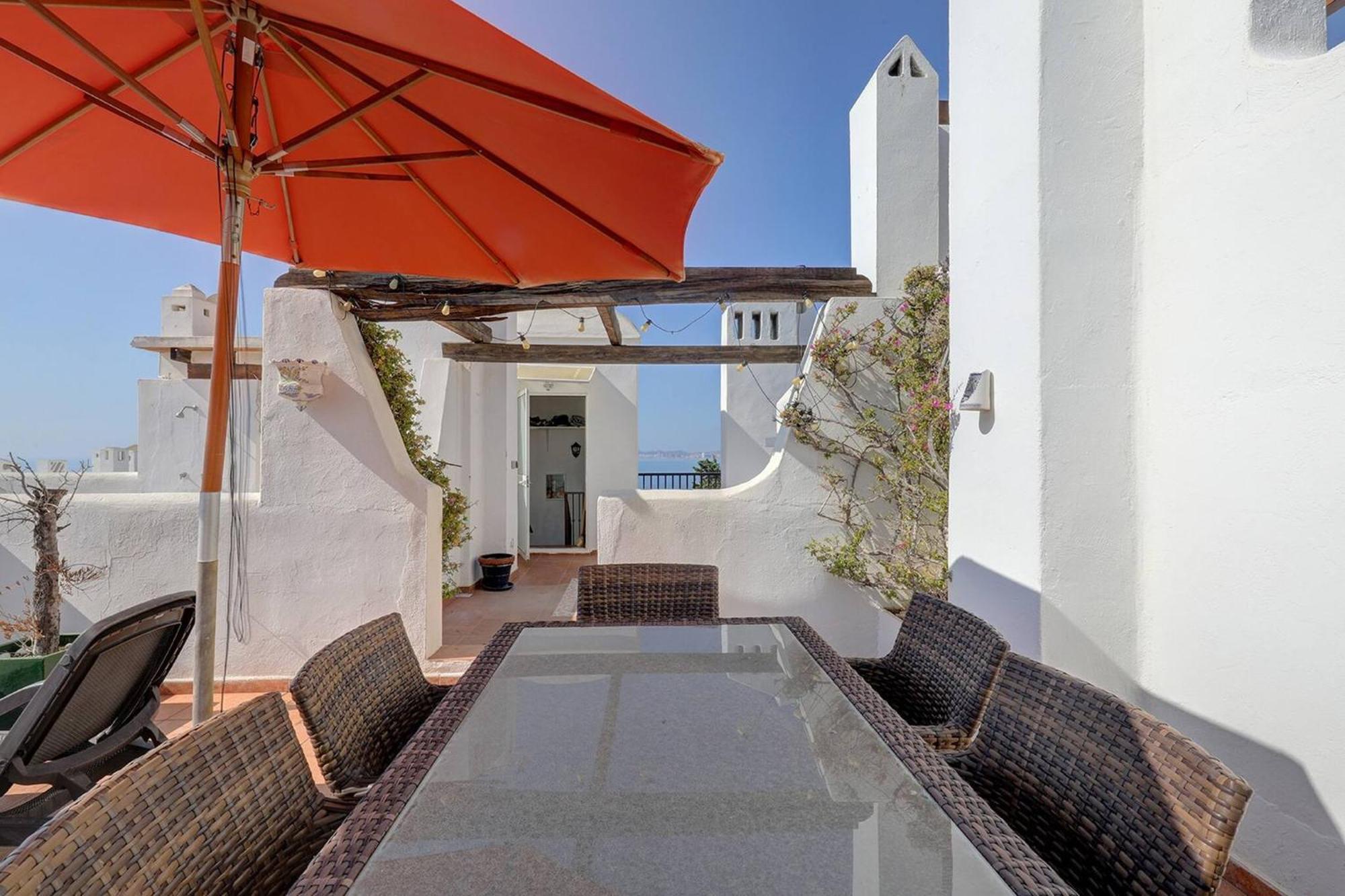 082 - Stunning Sea Views Beachfront Apartment 베날마데나코스타 외부 사진